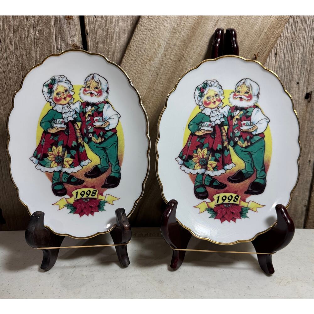 Set of 2 1998 Morning Greetings Annalee Mr. & Mrs. Claus Plates Limited Edition